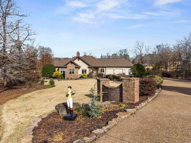 2 Alcazaba Lane, Hot Springs Village, AR 71909