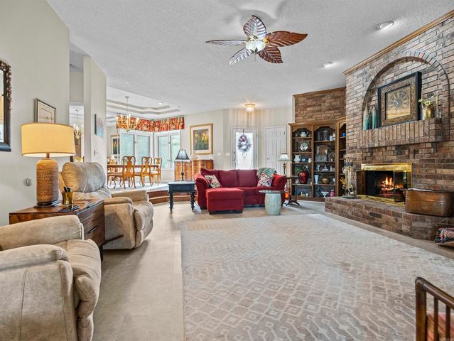 2 Alcazaba Lane, Hot Springs Village, AR 71909