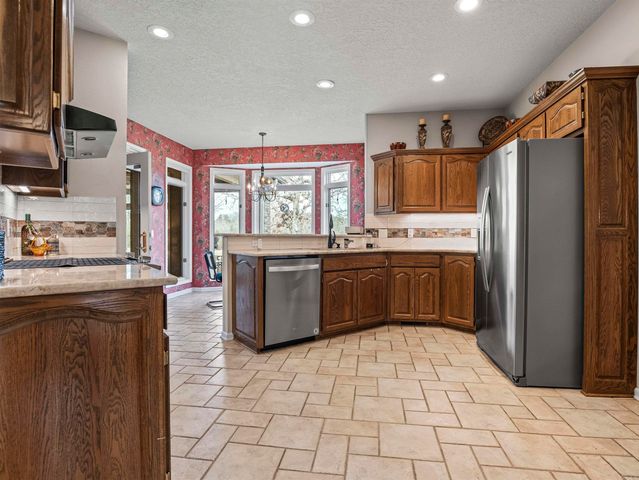 2 Alcazaba Lane, Hot Springs Village, AR 71909