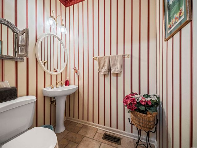 2 Alcazaba Lane, Hot Springs Village, AR 71909