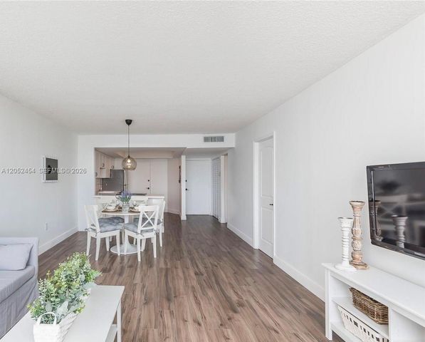 1301 NE Miami Gardens Drive 1522W, Miami, FL 33179