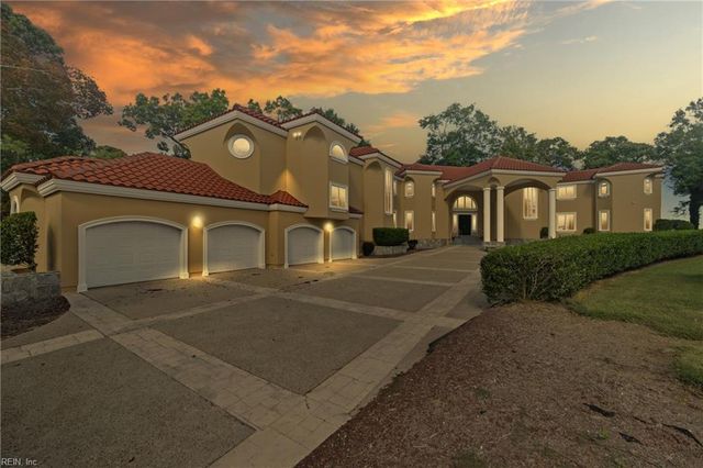 121 Windy Point DR, Suffolk, VA 23435