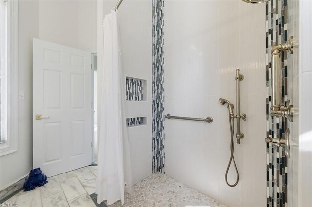 121 Windy Point DR, Suffolk, VA 23435