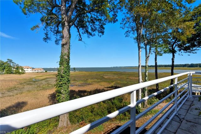 121 Windy Point DR, Suffolk, VA 23435