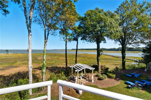 121 Windy Point DR, Suffolk, VA 23435