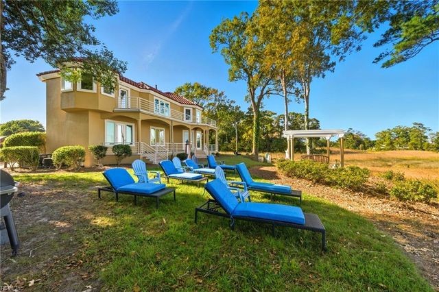 121 Windy Point DR, Suffolk, VA 23435