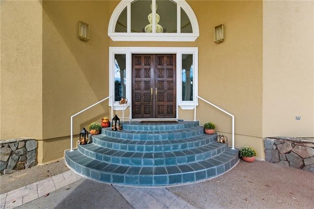 121 Windy Point DR, Suffolk, VA 23435