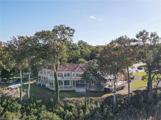 121 Windy Point DR, Suffolk, VA 23435