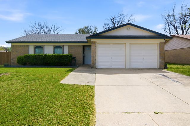 501 Fox Drive, Saginaw, TX 76179