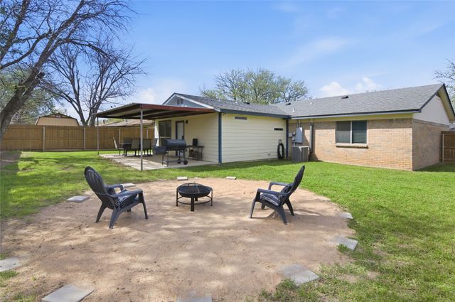 501 Fox Drive, Saginaw, TX 76179