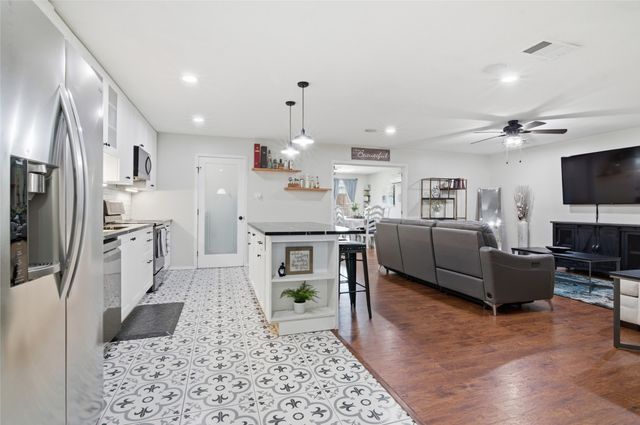 501 Fox Drive, Saginaw, TX 76179