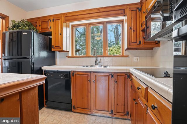 222 GREEN VALLEY RD, Langhorne, PA 19047