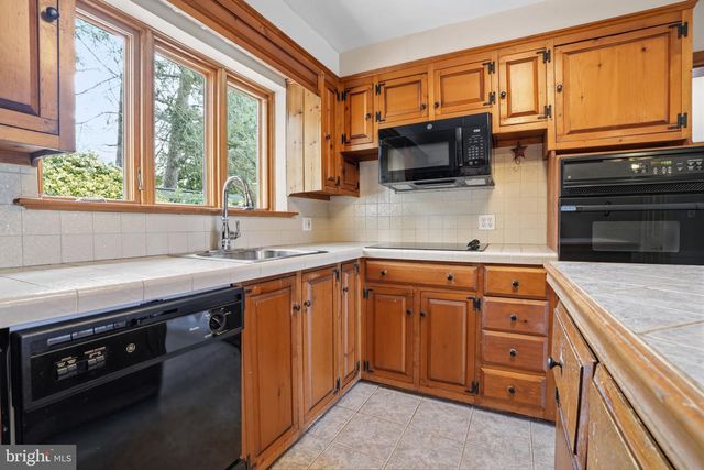 222 GREEN VALLEY RD, Langhorne, PA 19047