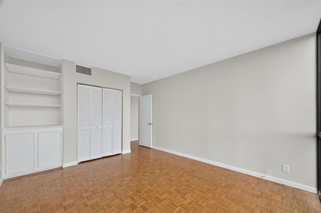 5001 Woodway Drive 1804, Houston, TX 77056