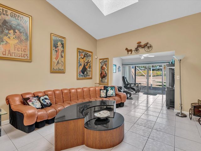 7036 Summer Tree Drive B, Boynton Beach, FL 33437