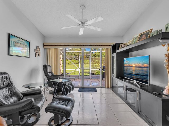 7036 Summer Tree Drive B, Boynton Beach, FL 33437