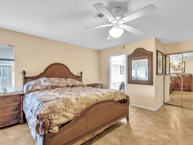 7036 Summer Tree Drive B, Boynton Beach, FL 33437