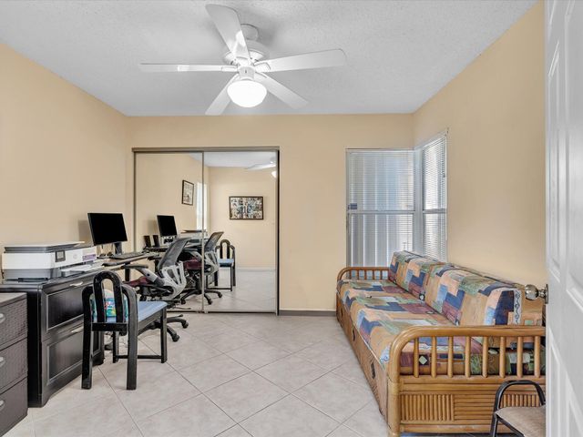 7036 Summer Tree Drive B, Boynton Beach, FL 33437