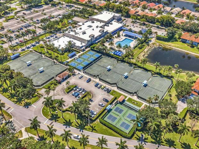 7036 Summer Tree Drive B, Boynton Beach, FL 33437