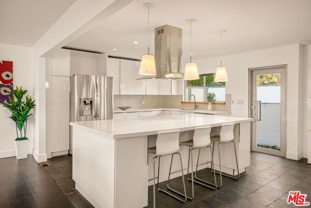 2388 Kimridge Road, Beverly Hills, CA 90210