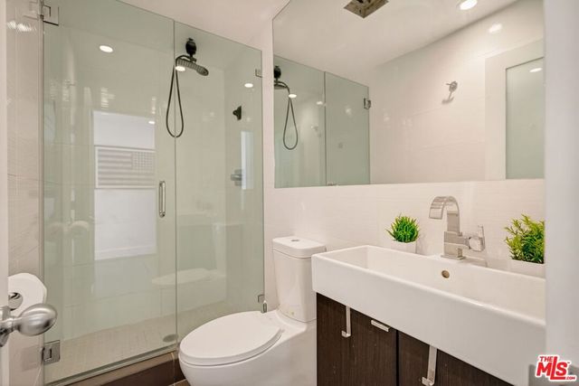 2388 Kimridge Road, Beverly Hills, CA 90210
