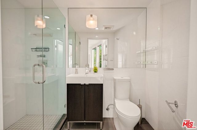 2388 Kimridge Road, Beverly Hills, CA 90210