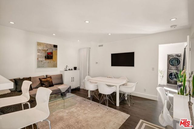 2388 Kimridge Road, Beverly Hills, CA 90210
