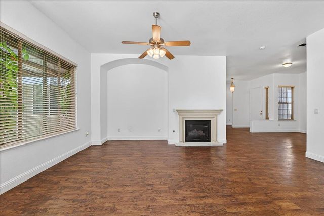 5840 E Erin Avenue, Fresno, CA 93727