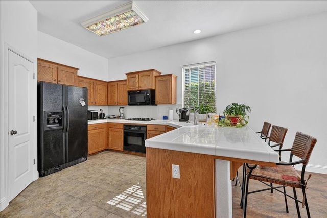 5840 E Erin Avenue, Fresno, CA 93727