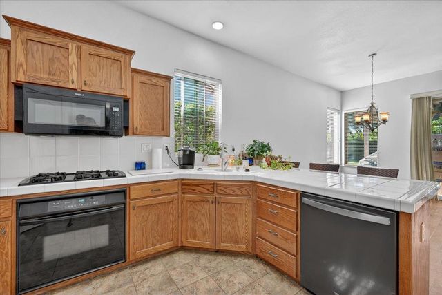 5840 E Erin Avenue, Fresno, CA 93727