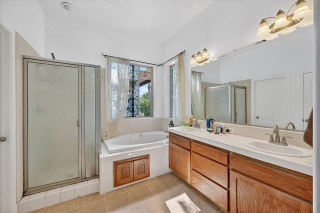 5840 E Erin Avenue, Fresno, CA 93727