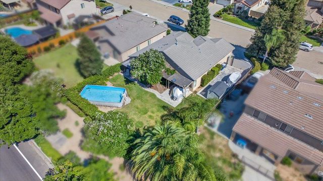 5840 E Erin Avenue, Fresno, CA 93727