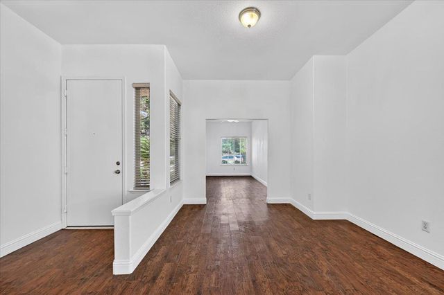 5840 E Erin Avenue, Fresno, CA 93727