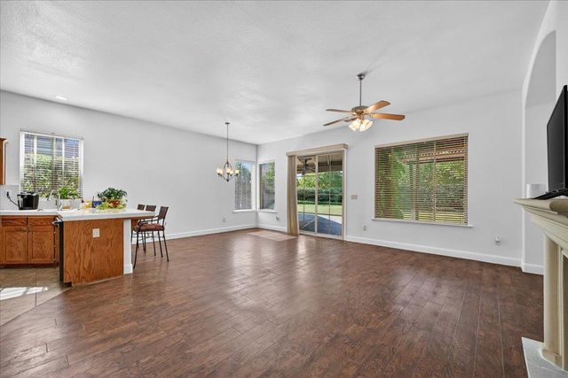 5840 E Erin Avenue, Fresno, CA 93727