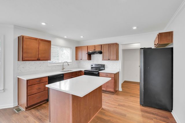 6140 Barclay Court, Canal Winchester, OH 43110