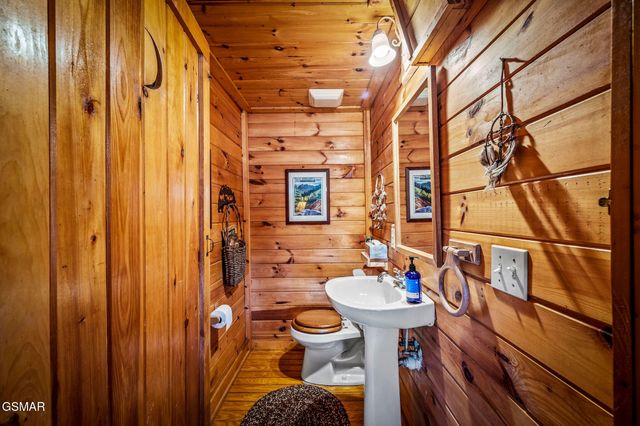 3049 Brothers Way, Sevierville, TN 37862