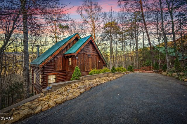 3049 Brothers Way, Sevierville, TN 37862