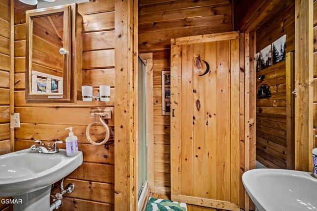3049 Brothers Way, Sevierville, TN 37862