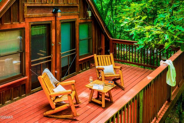 3049 Brothers Way, Sevierville, TN 37862