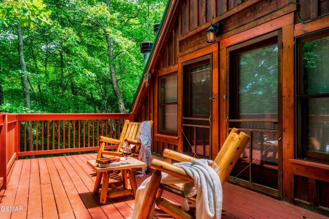 3049 Brothers Way, Sevierville, TN 37862