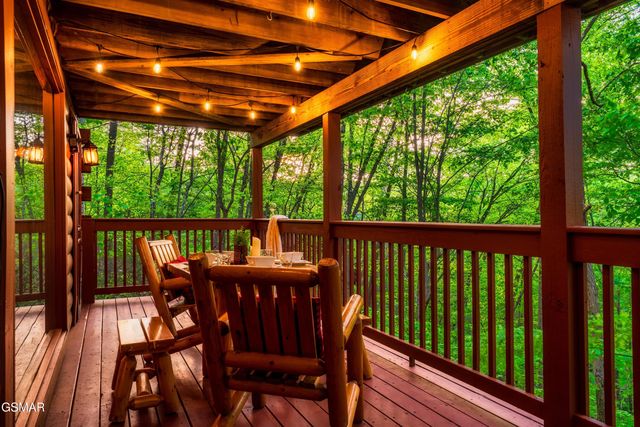3049 Brothers Way, Sevierville, TN 37862