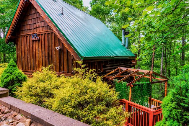 3049 Brothers Way, Sevierville, TN 37862