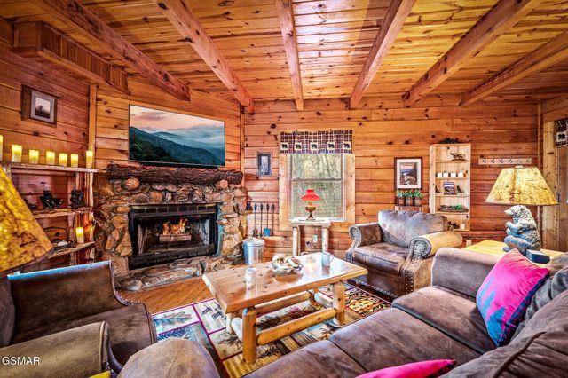 3049 Brothers Way, Sevierville, TN 37862