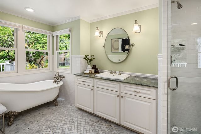8914 SE 56th Street, Mercer Island, WA 98040