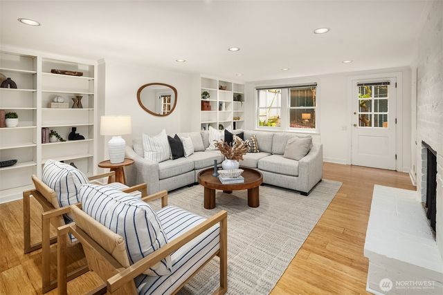 8914 SE 56th Street, Mercer Island, WA 98040