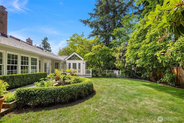 8914 SE 56th Street, Mercer Island, WA 98040