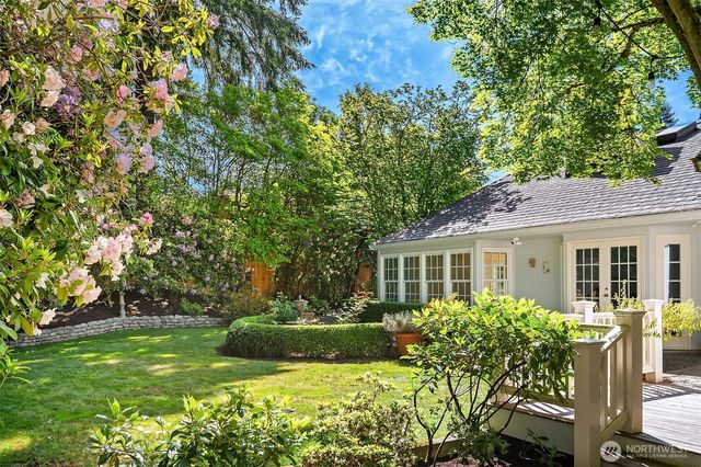 8914 SE 56th Street, Mercer Island, WA 98040