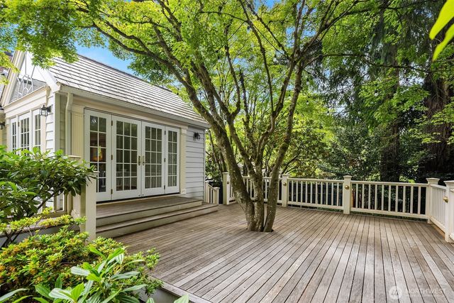 8914 SE 56th Street, Mercer Island, WA 98040