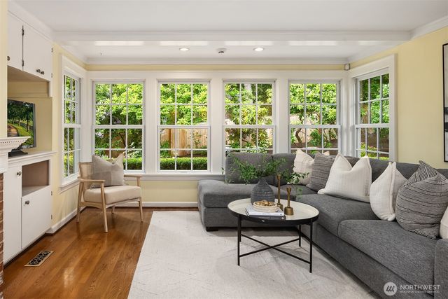 8914 SE 56th Street, Mercer Island, WA 98040