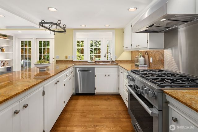 8914 SE 56th Street, Mercer Island, WA 98040